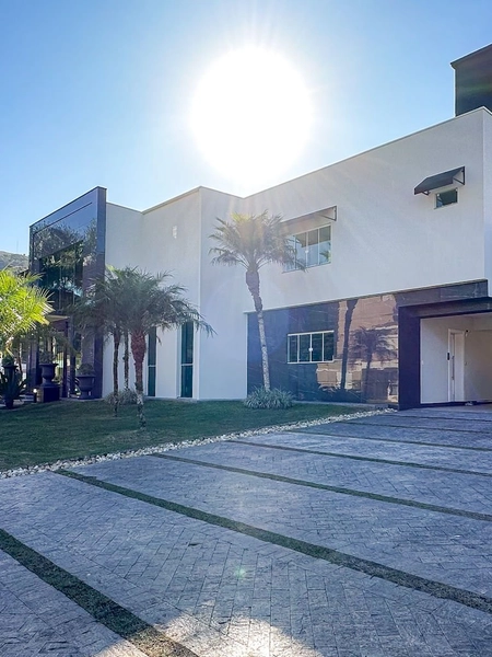 Casa de alto padrão: 4ª foto da galeria de imagens do imóvel