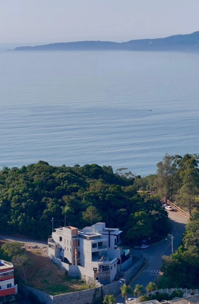 MANSÃO NO CANTO DA PRAIA: 27ª foto da galeria de imagens do imóvel