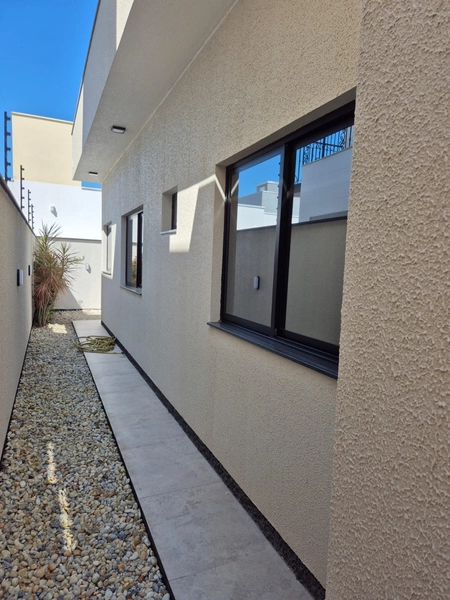 CASA LINDA EM TIJUCAS: 2ª foto da galeria de imagens do imóvel