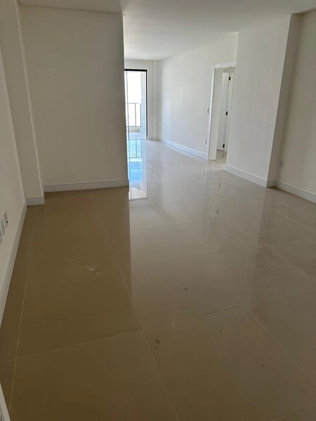 Apartamento pronto na Meia Praia: 8ª foto da galeria de imagens do imóvel