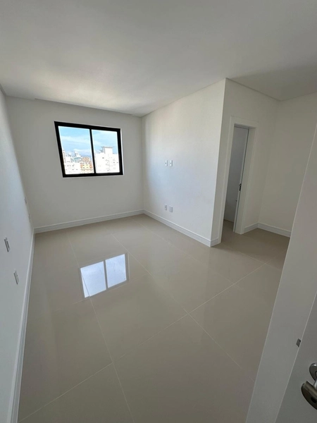 Apartamento pronto na Meia Praia: 14ª foto da galeria de imagens do imóvel