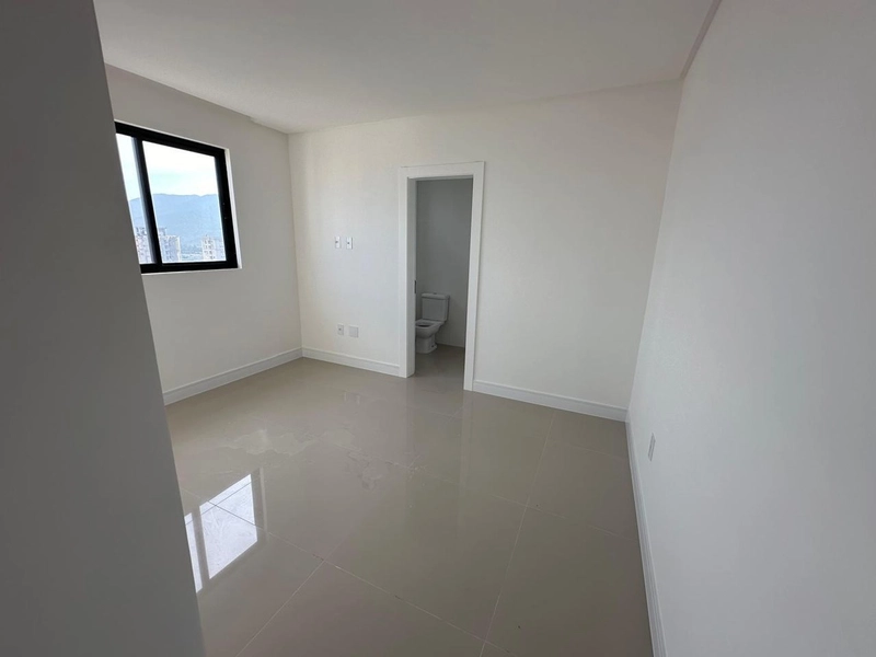Apartamento pronto na Meia Praia: 16ª foto da galeria de imagens do imóvel