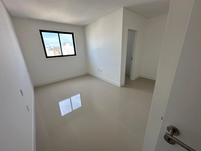 Apartamento pronto na Meia Praia: 15ª foto da galeria de imagens do imóvel
