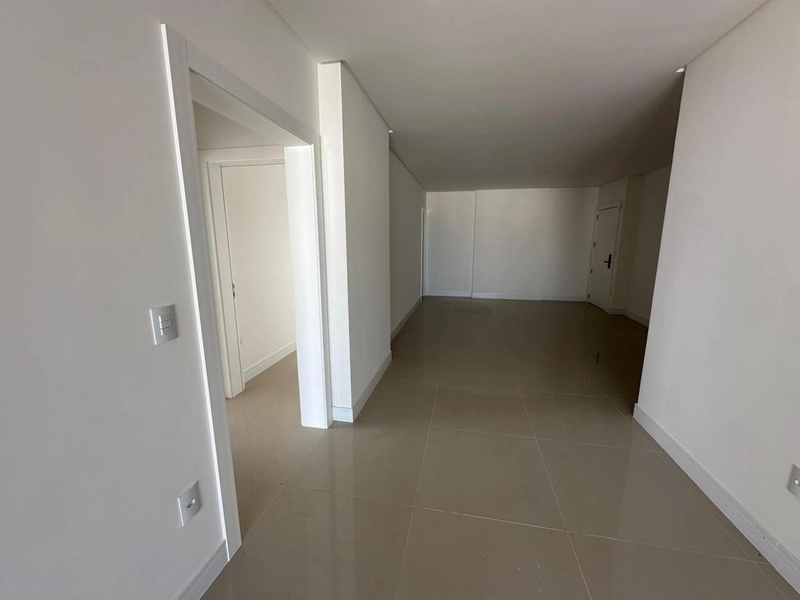 Apartamento pronto na Meia Praia: 19ª foto da galeria de imagens do imóvel