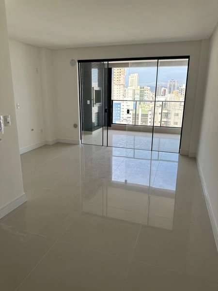 Apartamento pronto na Meia Praia: 13ª foto da galeria de imagens do imóvel