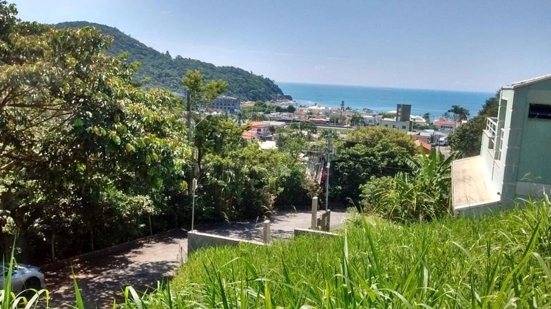 Terreno em Ilhota: 1ª foto da galeria de imagens do imóvel