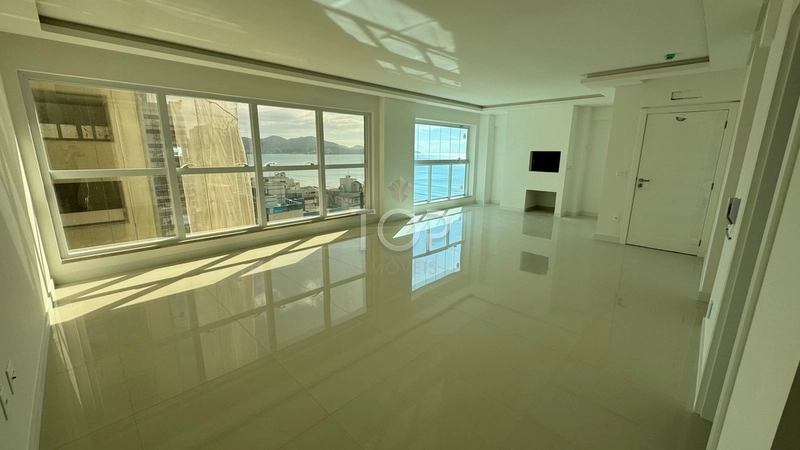 PRONTO PARA MORAR COM VISTA MAR EM MEIA PRAIA: 3ª foto da galeria de imagens do imóvel