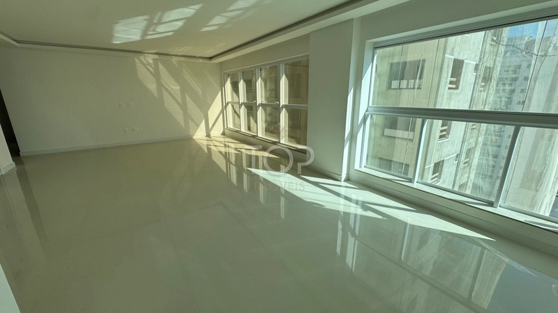 PRONTO PARA MORAR COM VISTA MAR EM MEIA PRAIA: 4ª foto da galeria de imagens do imóvel