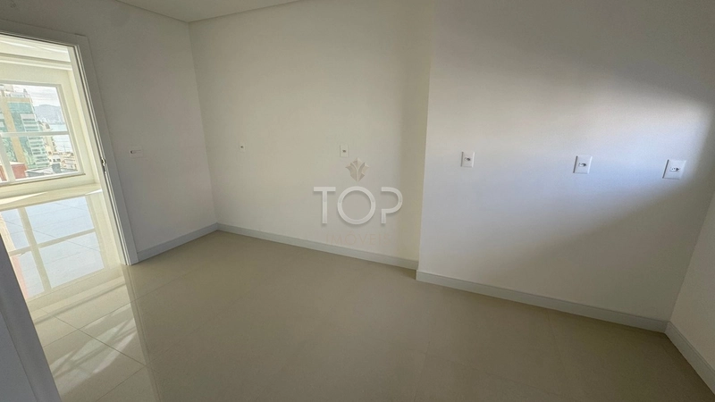 PRONTO PARA MORAR COM VISTA MAR EM MEIA PRAIA: 8ª foto da galeria de imagens do imóvel