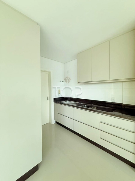 APARTAMENTO EM MEIA PRAIA: 3ª foto da galeria de imagens do imóvel