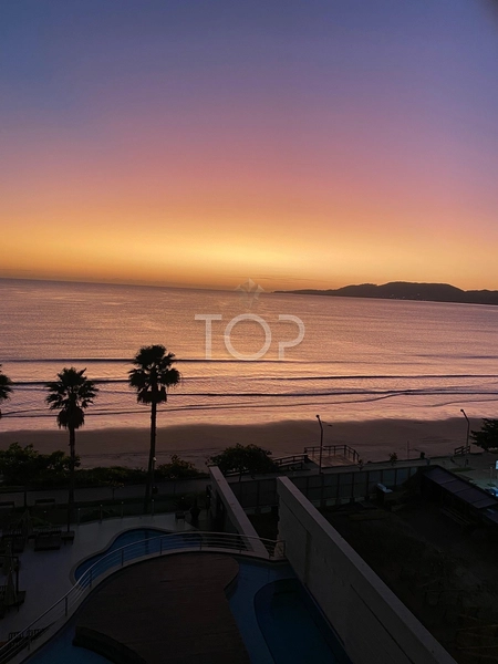 LINDO FRENTE MAR ALTÍSSIMO PADRÃO - MEIA PRAIA: 7ª foto da galeria de imagens do imóvel