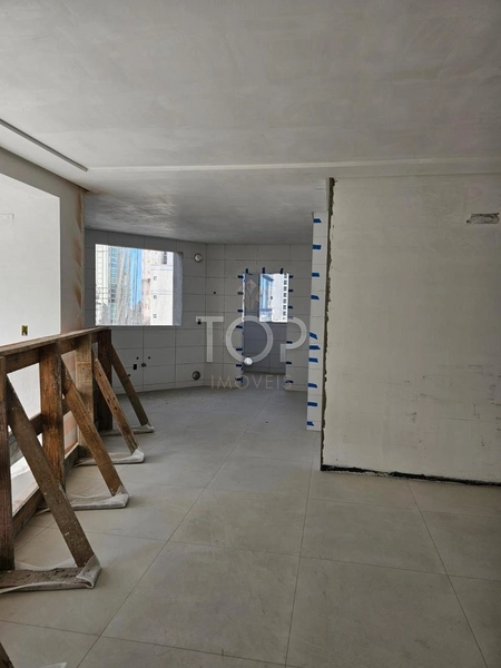 APARTAMENTO NOVO EM MEIA PRAIA: 11ª foto da galeria de imagens do imóvel