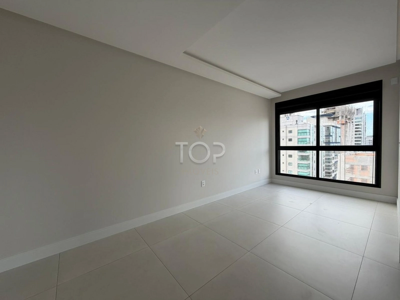 APARTAMENTO NOVO EM MEIA PRAIA: 9ª foto da galeria de imagens do imóvel