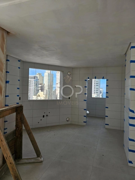 APARTAMENTO NOVO EM MEIA PRAIA: 9ª foto da galeria de imagens do imóvel