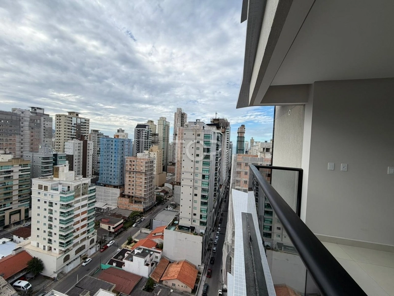 APARTAMENTO NOVO EM MEIA PRAIA: 16ª foto da galeria de imagens do imóvel