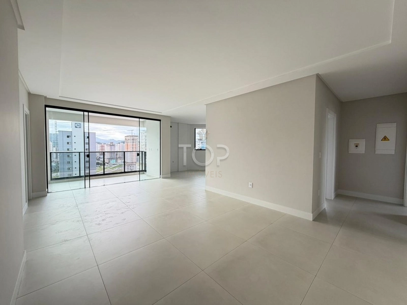 APARTAMENTO NOVO EM MEIA PRAIA: 14ª foto da galeria de imagens do imóvel