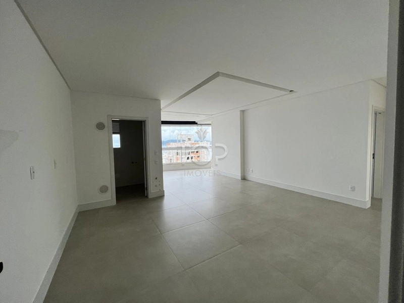 Apartamento vista mar com 3 suítes à venda na Meia Praia: 5ª foto da galeria de imagens do imóvel