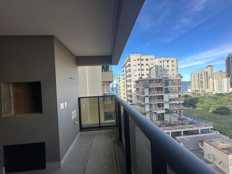 APARTAMENTO EM MEIA PRAIA, QUADRA MAR!: 6ª foto da galeria de imagens do imóvel