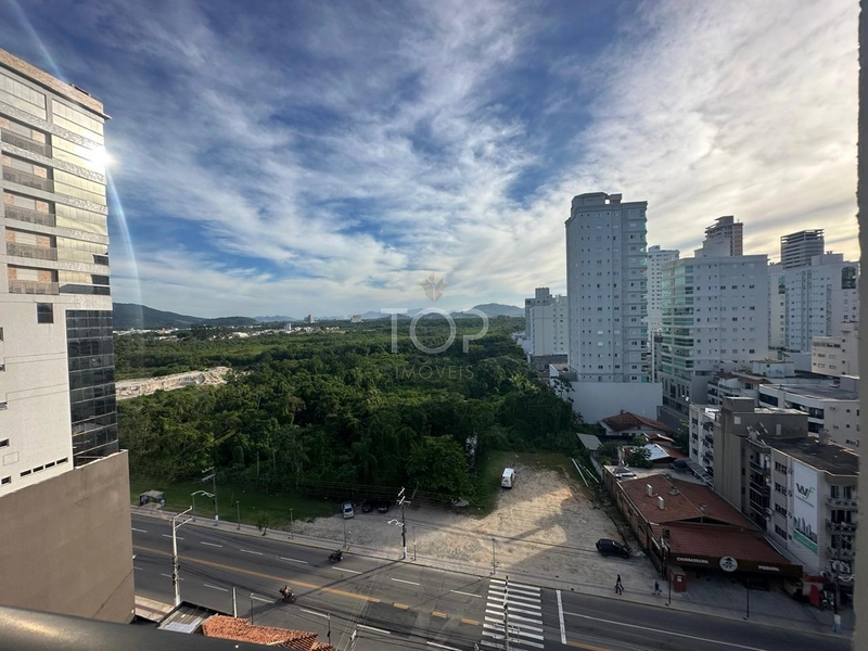 APARTAMENTO EM MEIA PRAIA, QUADRA MAR!: 8ª foto da galeria de imagens do imóvel