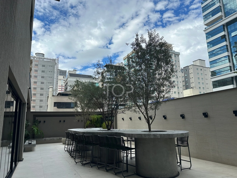 FLAT DA MEIA PRAIA LUXO E CONFORTO PERTO DO MAR: 5ª foto da galeria de imagens do imóvel