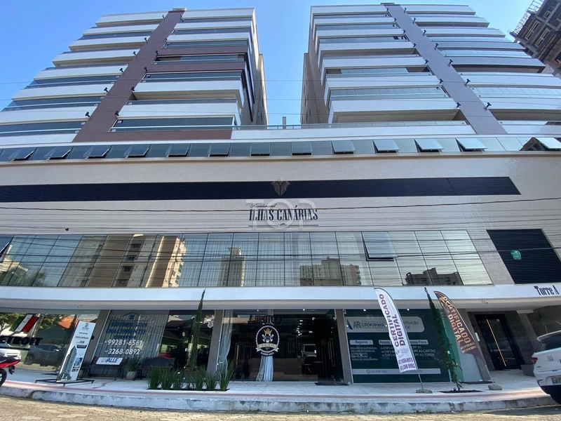 Apartamento novo mobiliado com 3 suítes na Meia Praia: 2ª foto da galeria de imagens do imóvel