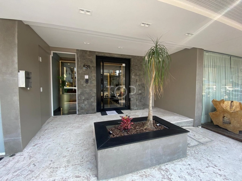 Apartamento novo mobiliado com 3 suítes na Meia Praia: 3ª foto da galeria de imagens do imóvel