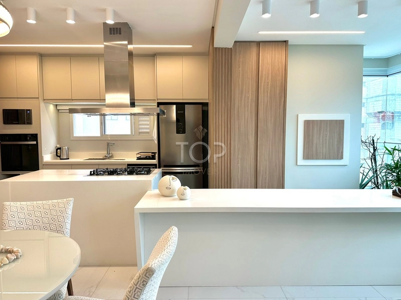 APARTAMENTO FINAMENTE MOBILIADO EM ITAPEMA: 3ª foto da galeria de imagens do imóvel