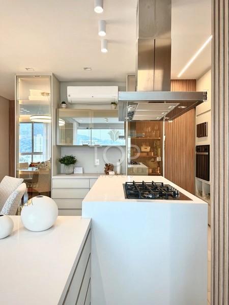 APARTAMENTO FINAMENTE MOBILIADO EM ITAPEMA: 5ª foto da galeria de imagens do imóvel