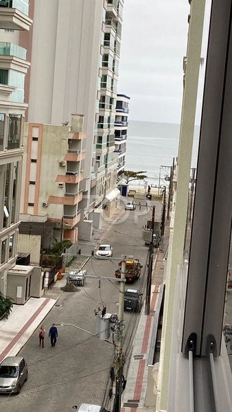 Apartamento quadra mar mobiliado: 2ª foto da galeria de imagens do imóvel