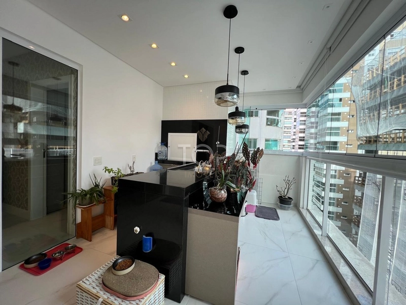 LINDO APARTAMENTO EM MEIA PRAIA COM 4 SUITES NO CORAÇÃO DE MEIA PRAIA: 2ª foto da galeria de imagens do imóvel