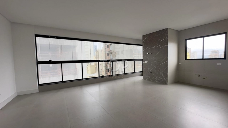 APARTAMENTO PRONTO EM MEIA PRAIA