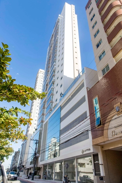 Conforto, localização e elegância no coração de Itapema!: 5ª foto da galeria de imagens do imóvel