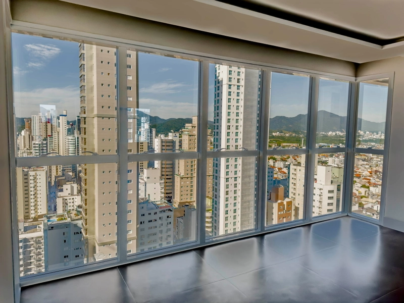 Conforto, localização e elegância no coração de Itapema!: 1ª foto da galeria de imagens do imóvel