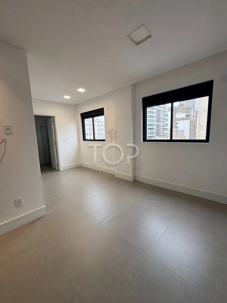 APARTAMENTO SEMI MOBILIADO EM MEIA PRAIA: 18ª foto da galeria de imagens do imóvel