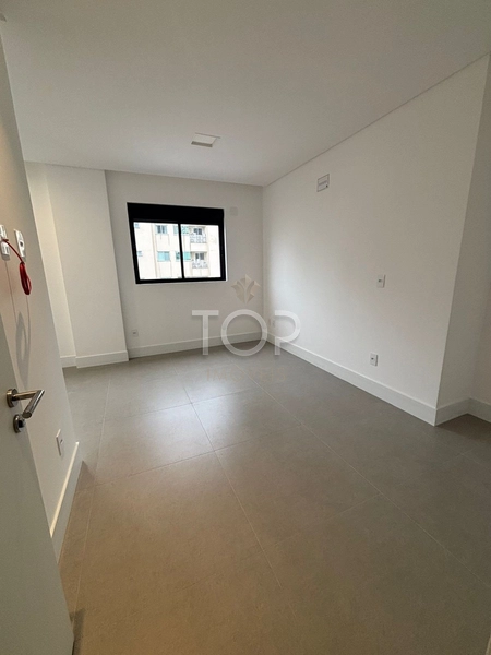 APARTAMENTO SEMI MOBILIADO EM MEIA PRAIA: 17ª foto da galeria de imagens do imóvel