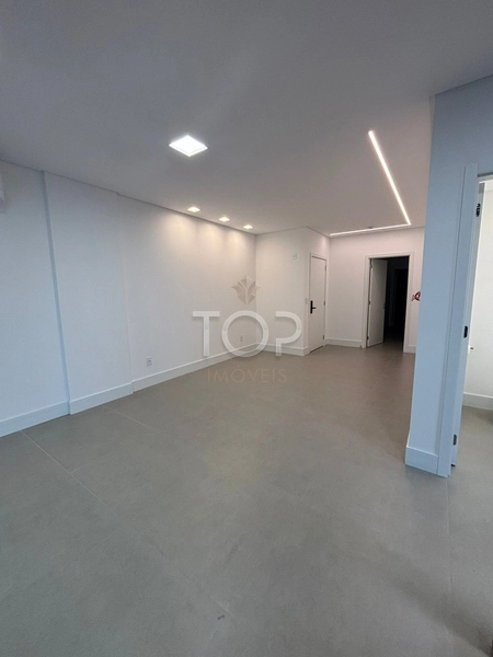 APARTAMENTO SEMI MOBILIADO EM MEIA PRAIA: 12ª foto da galeria de imagens do imóvel