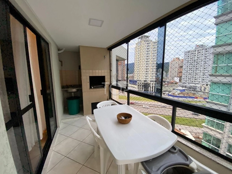 APARTAMENTO MOBILIADO EM ITAPEMA: 1ª foto da galeria de imagens do imóvel