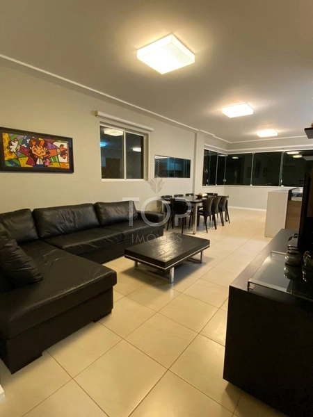 APARTAMENTO EM ÓTIMA LOCALIZAÇÃO NA MEIA PRAIA: 2ª foto da galeria de imagens do imóvel