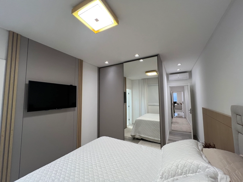 APARTAMENTO EM MEIA PRAIA: 35ª foto da galeria de imagens do imóvel