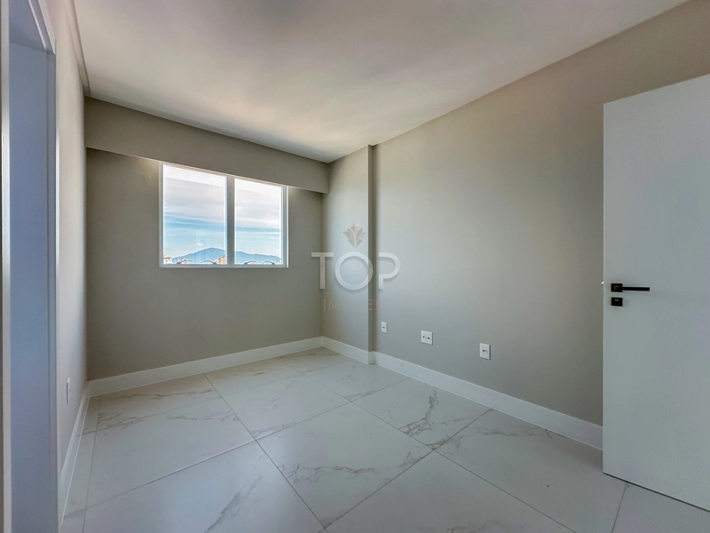 3 suites em Meia Praia: 40ª foto da galeria de imagens do imóvel