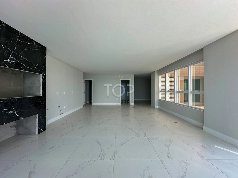 3 suites em Meia Praia: 33ª foto da galeria de imagens do imóvel