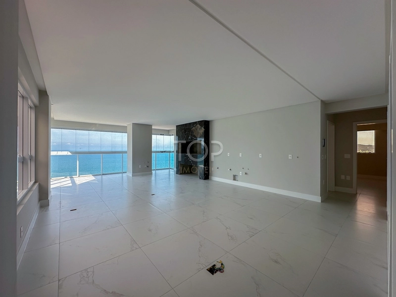 3 suites em Meia Praia: 35ª foto da galeria de imagens do imóvel