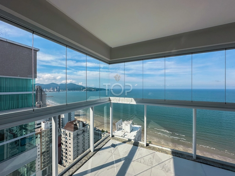 3 suites em Meia Praia: 1ª foto da galeria de imagens do imóvel