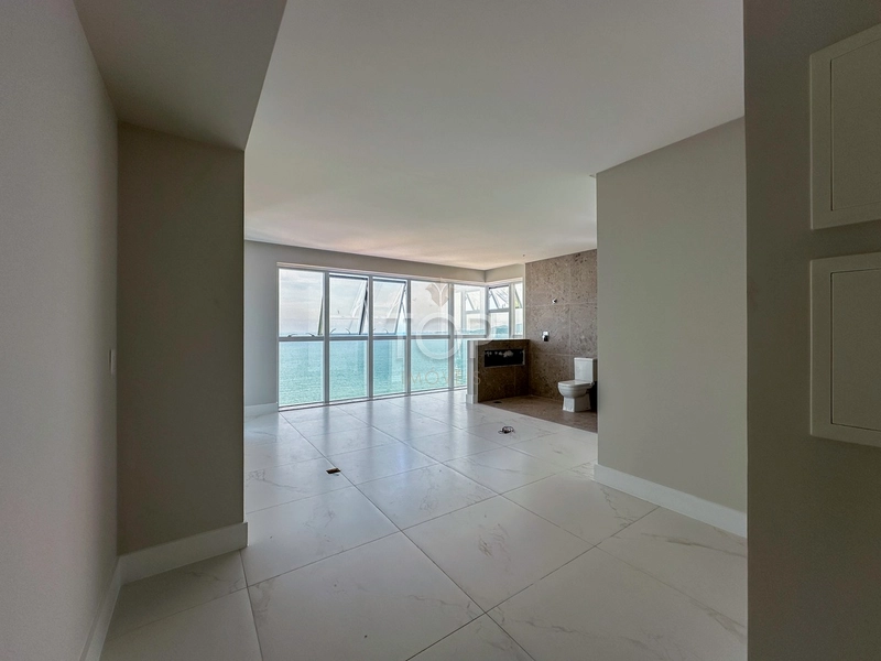 3 suites em Meia Praia: 42ª foto da galeria de imagens do imóvel