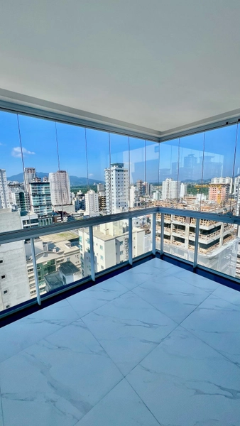 APARTAMENTO EM MEIA PRAIA: 1ª foto da galeria de imagens do imóvel