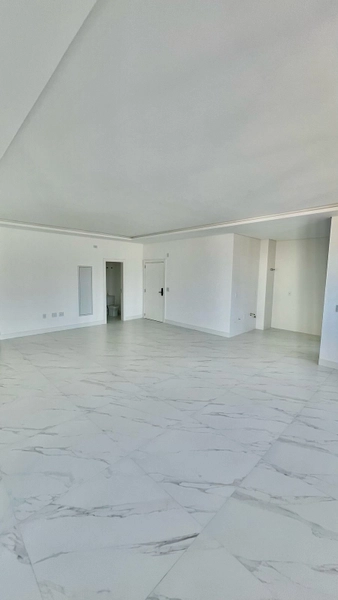 APARTAMENTO EM MEIA PRAIA: 3ª foto da galeria de imagens do imóvel