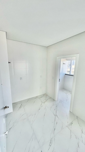 APARTAMENTO EM MEIA PRAIA: 8ª foto da galeria de imagens do imóvel
