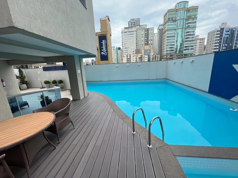 APARTAMENTO MOBILIADO EM MEIA PRAIA: 2ª foto da galeria de imagens do imóvel