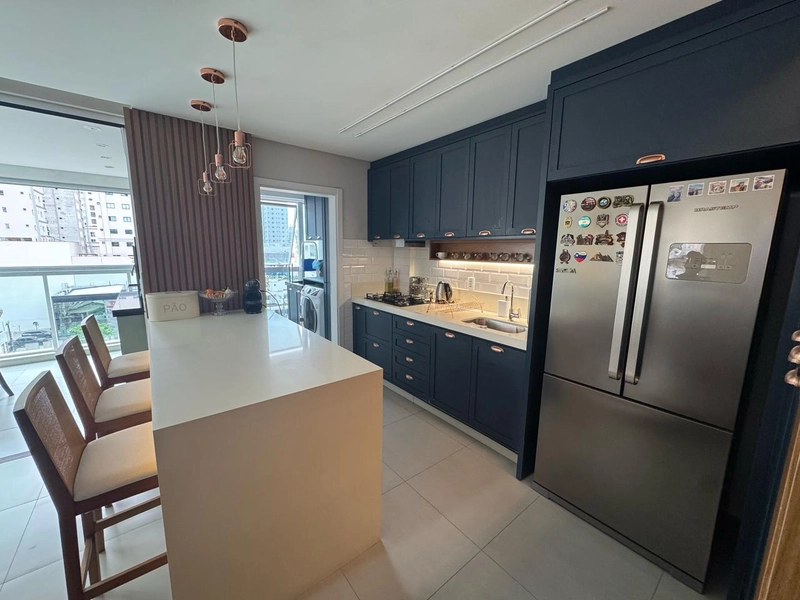 APARTAMENTO MOBILIADO EM MEIA PRAIA: 1ª foto da galeria de imagens do imóvel