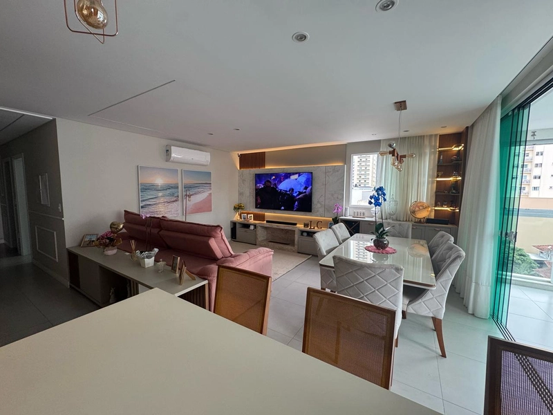 APARTAMENTO MOBILIADO EM MEIA PRAIA: 5ª foto da galeria de imagens do imóvel